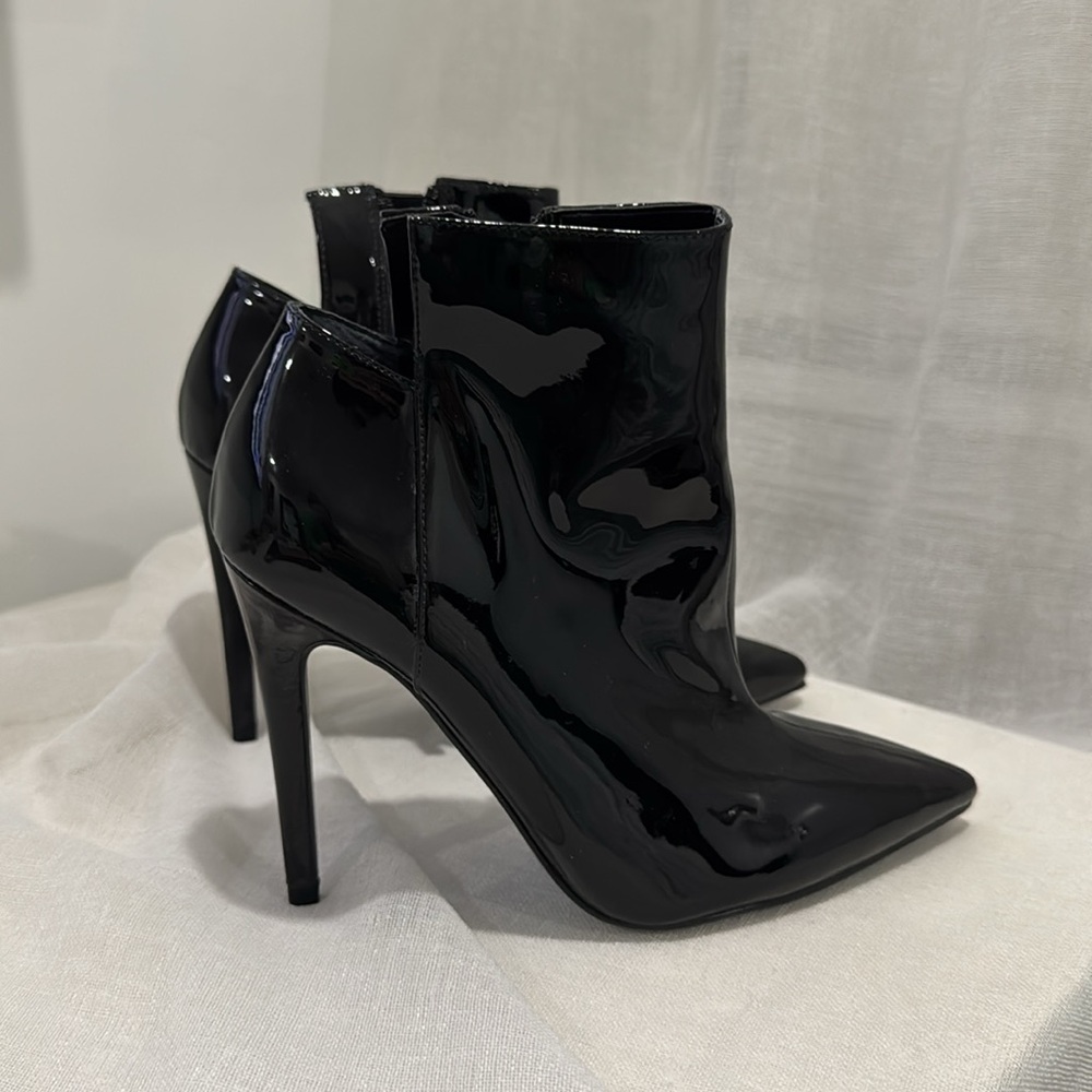 Kendall+Kylie Patent Leather Booties size 8